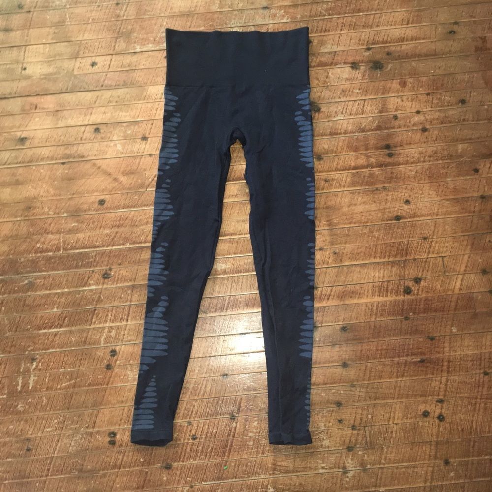 Spanx M blue and black shape wear leggings